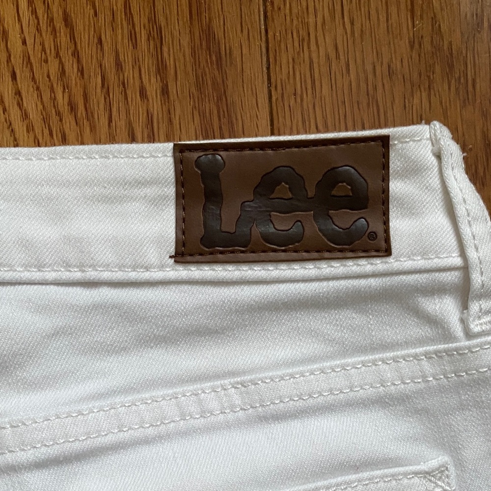 Lee Women's White Bermuda Shorts - Picture 8 of 9